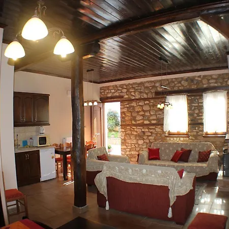 Apartment Livithron Rodon *