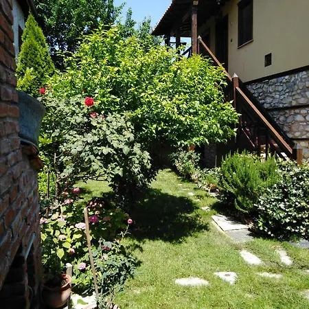 Livithron Rodon Apartament *